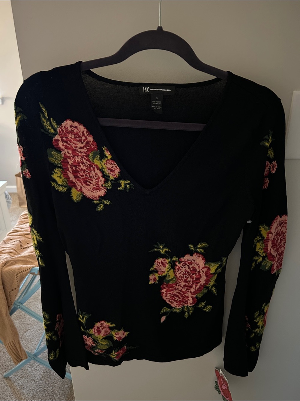 Inc black floral sweater . NWT